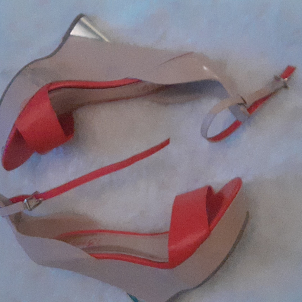 Fashionable Shoes Heels - Picture 4 of 4